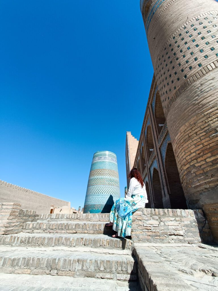 Looking at the Kalta Minor Minaret